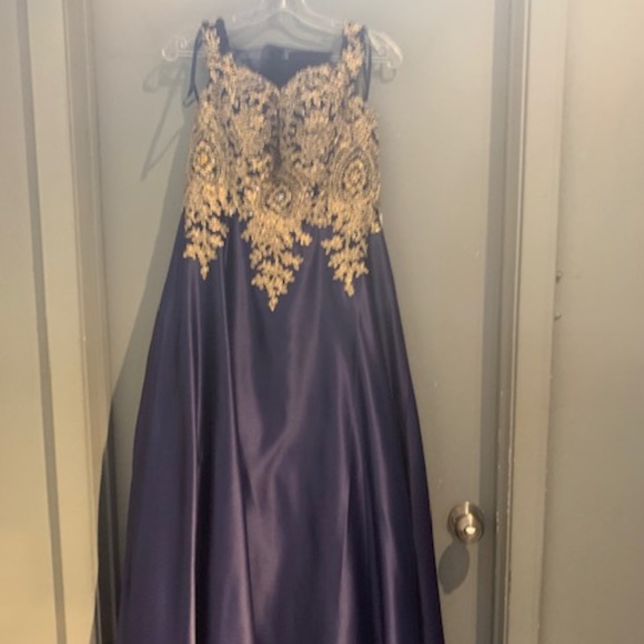 Dresses & Skirts - Formal dress